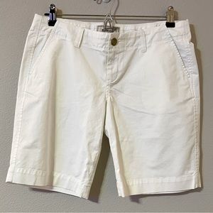 Old Navy Perfect Bermudas Size 6 petite Low rise